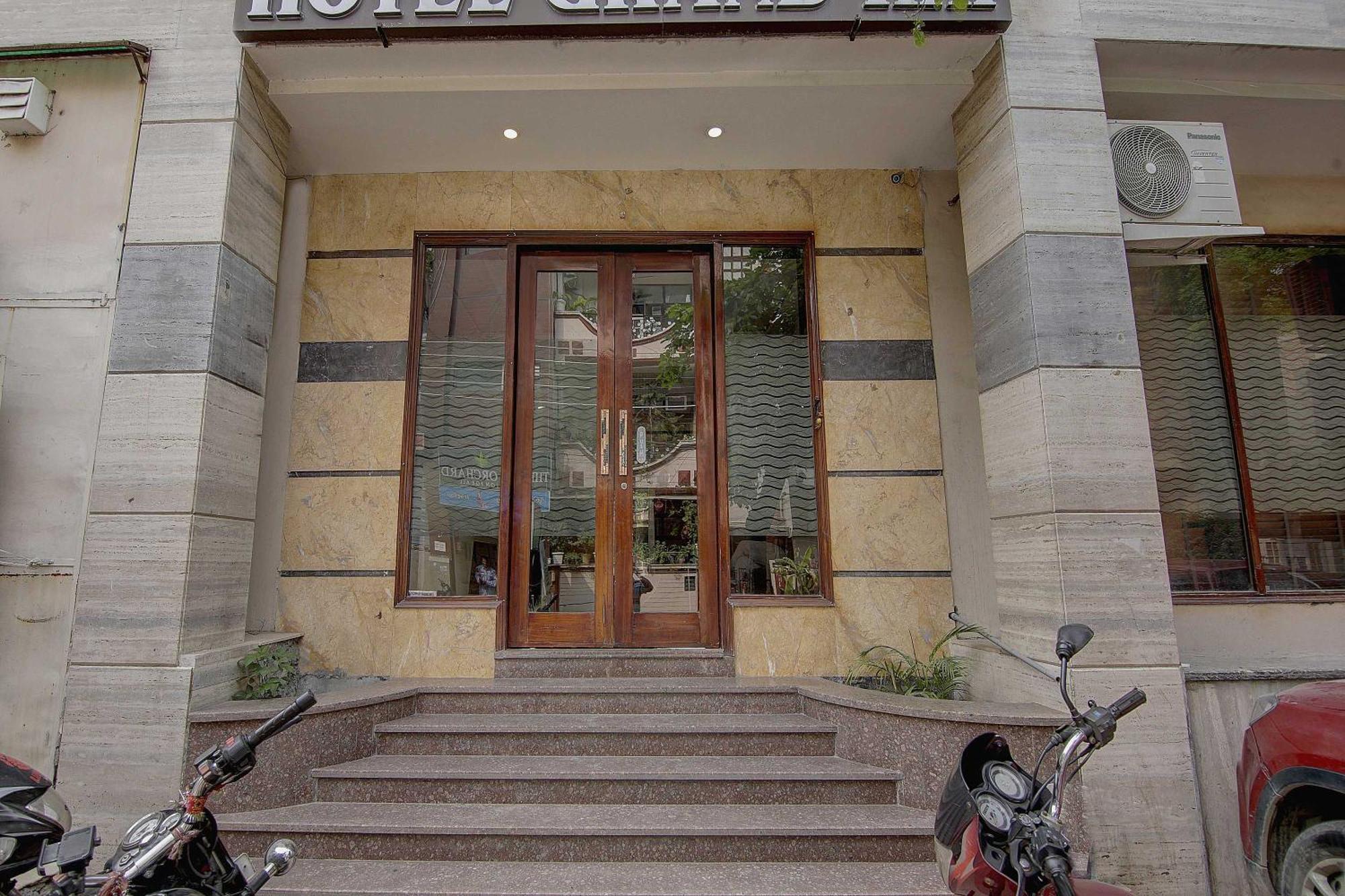 Townhouse Grand Inn Ґазіабад Екстер'єр фото