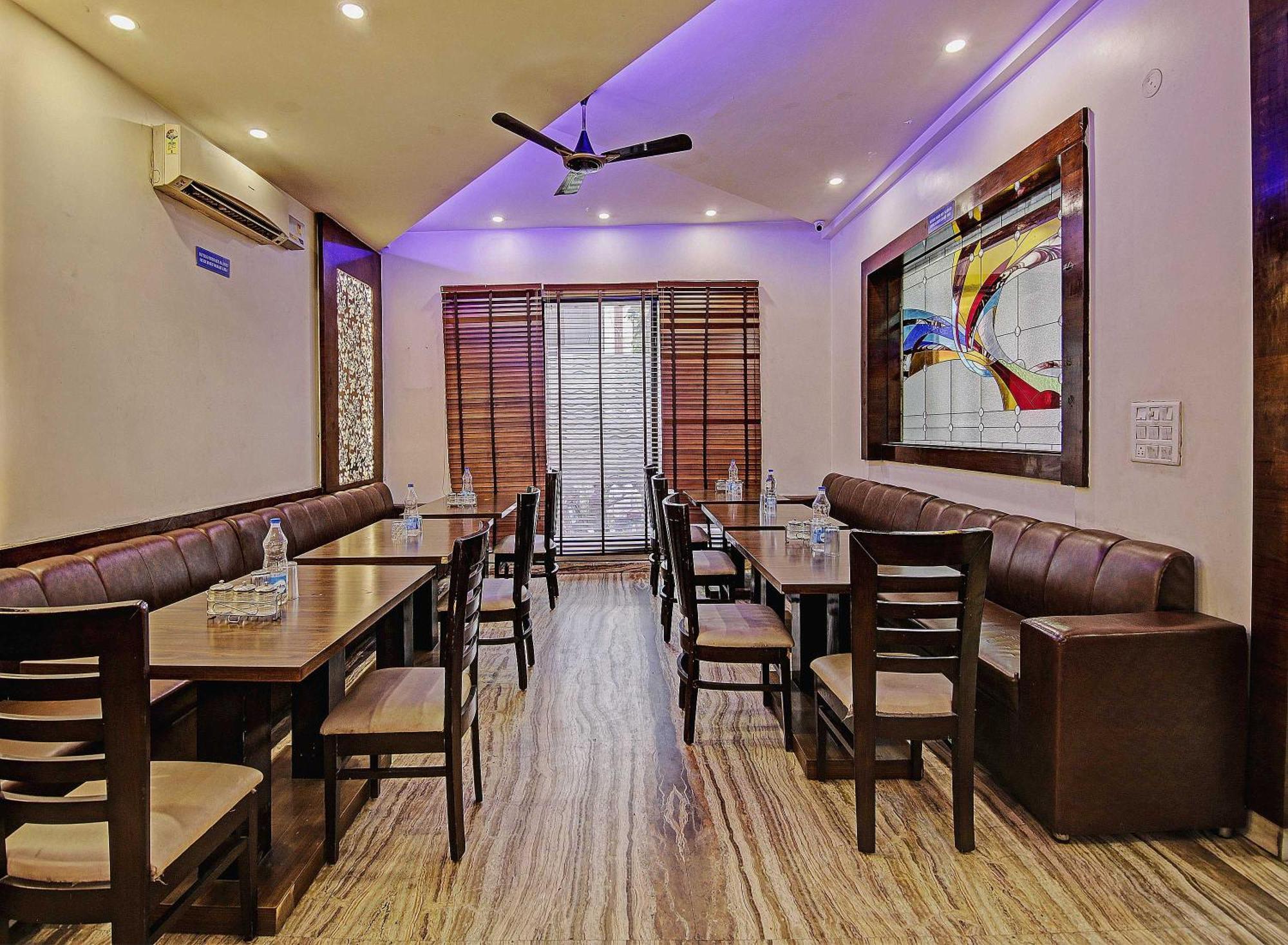Townhouse Grand Inn Ґазіабад Екстер'єр фото