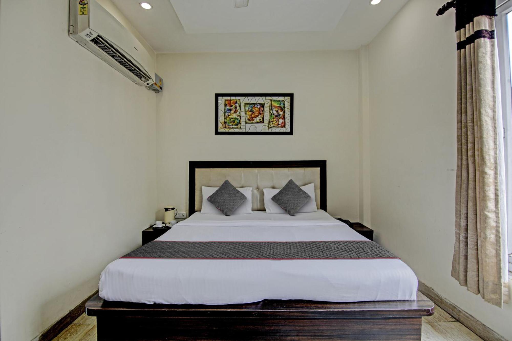 Townhouse Grand Inn Ґазіабад Екстер'єр фото
