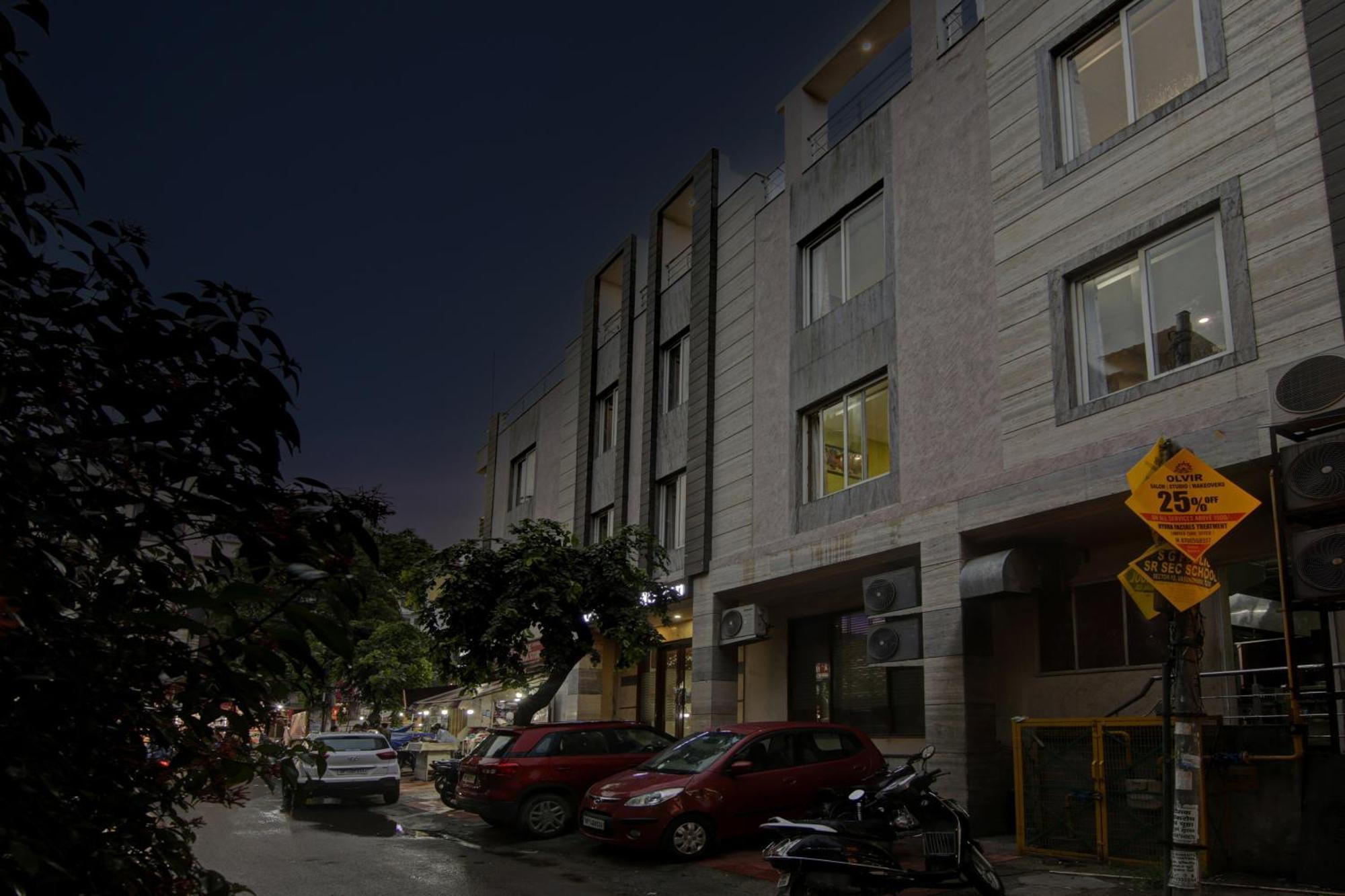 Townhouse Grand Inn Ґазіабад Екстер'єр фото