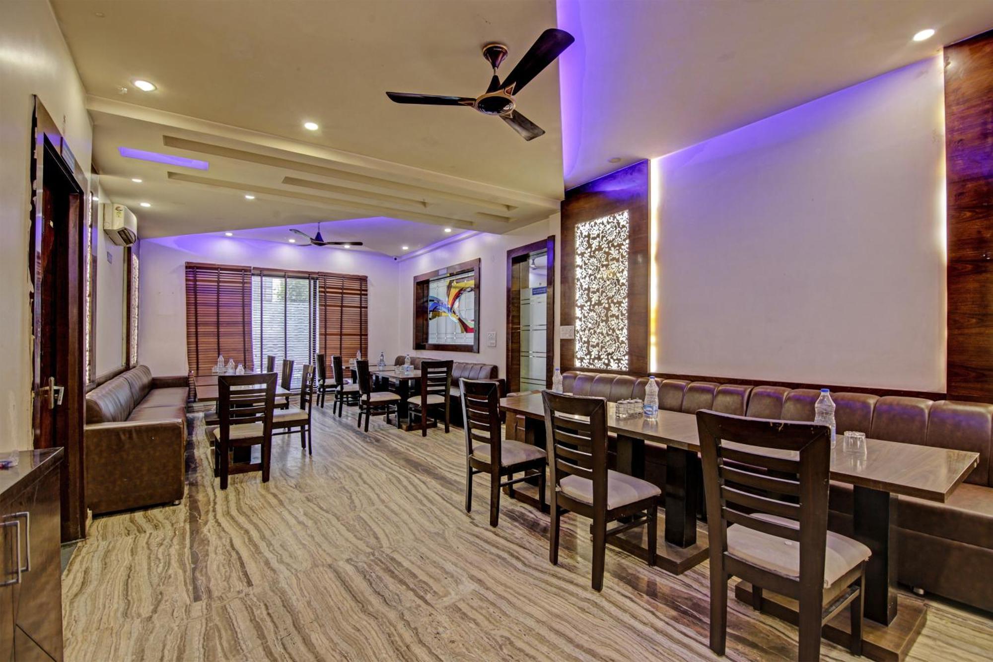Townhouse Grand Inn Ґазіабад Екстер'єр фото